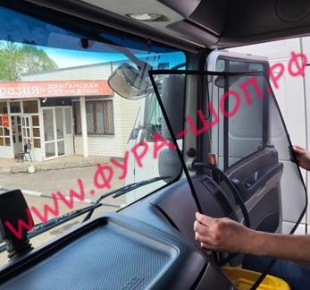 СЕТКА каркасная "PREMIUM" УНИВЕРСАЛЬНЫЕ(70см х 70см) на лобовое окно (к-т 2шт)